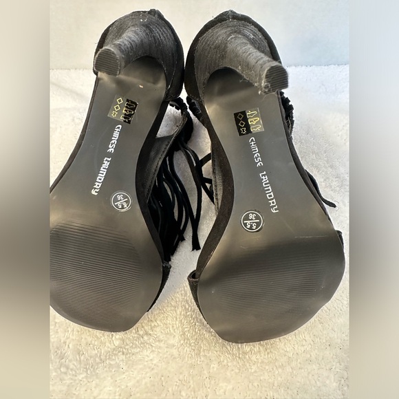 Chinese Laundry Fringe Zipper Heel Size5.5 New W/Out Tags. Never worn - Picture 8 of 9
